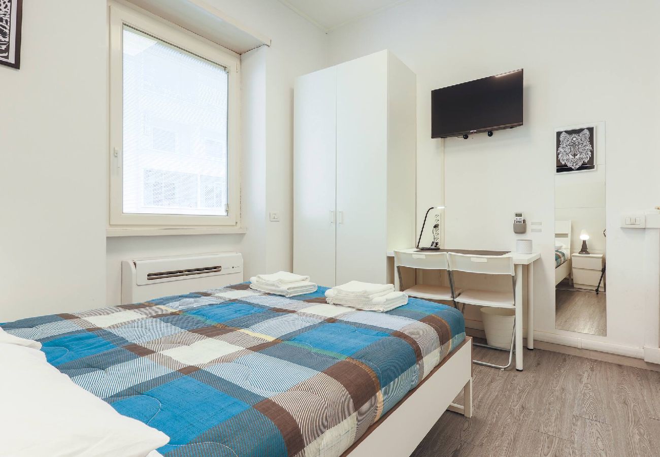 Rent by room in Rome - San Giovanni room 1