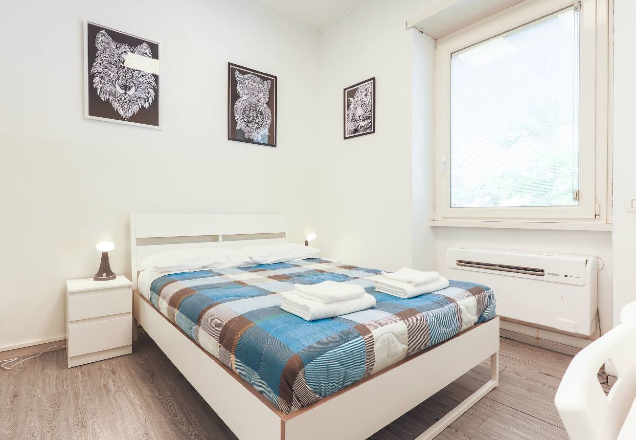 Rent by room in Rome - San Giovanni room 1