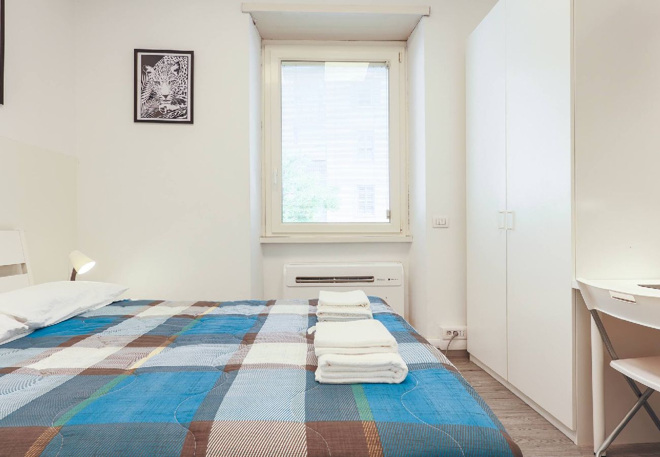 Rent by room in Rome - San Giovanni room 1