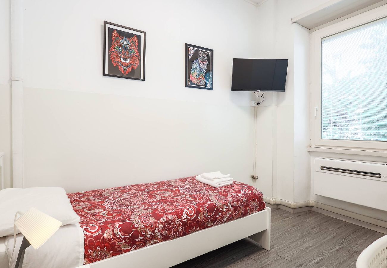 Rent by room in Rome - San Giovanni room 4