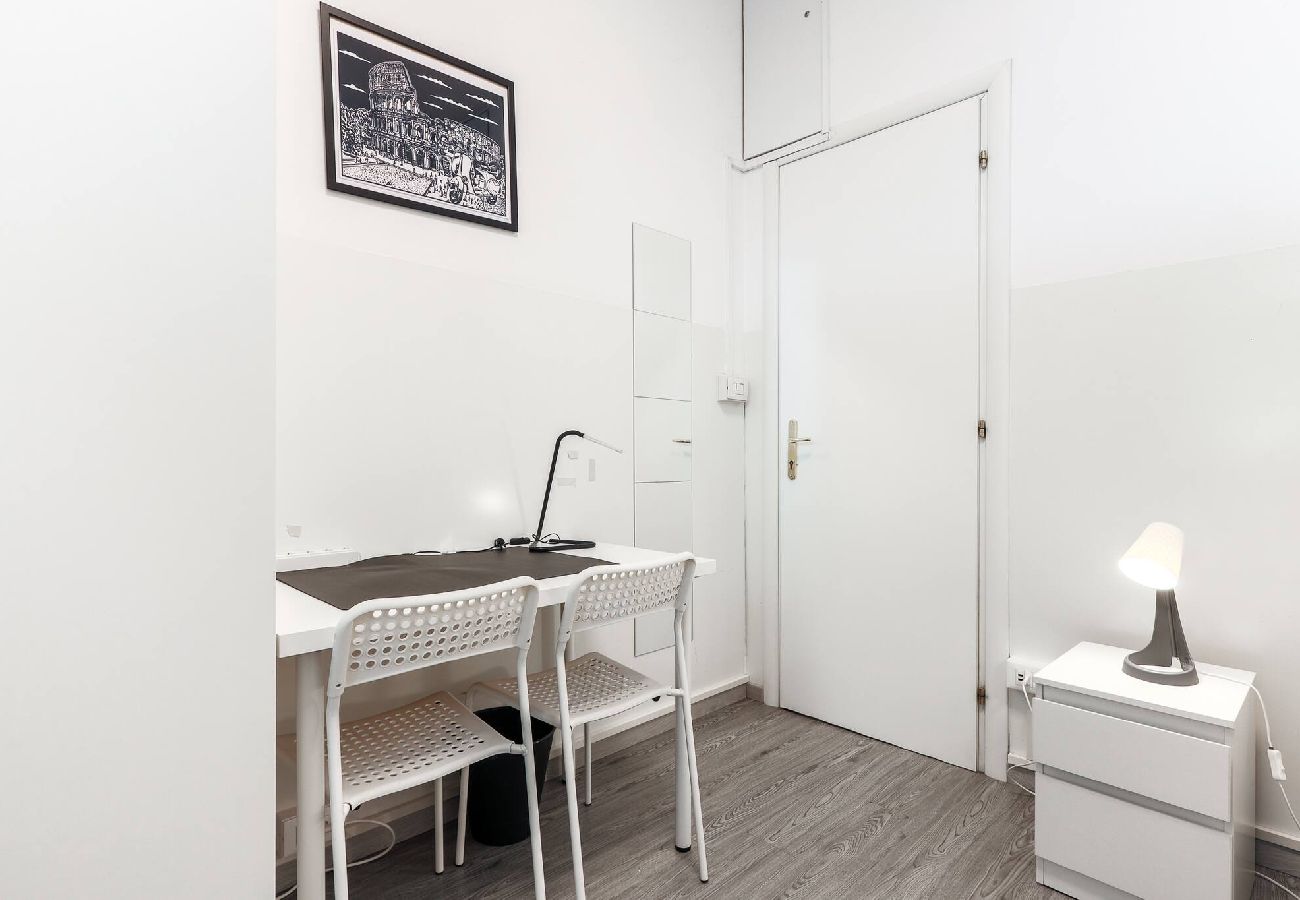 Rent by room in Rome - San Giovanni room 4